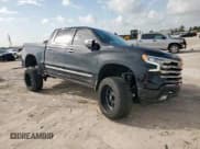 ✅ 2023 Chevrolet Silverado 1500 High Country • VIN: 2GCUDJED1P1137390 • Lot: 63263275. Wystawiony na Copart z przebiegiem 42 027 mil. Bezpłatny archiwum sprzedaży aukcyjnych z USA i szczegółowy raport historii pojazdu na DreamBid. Zdjęcie 4.