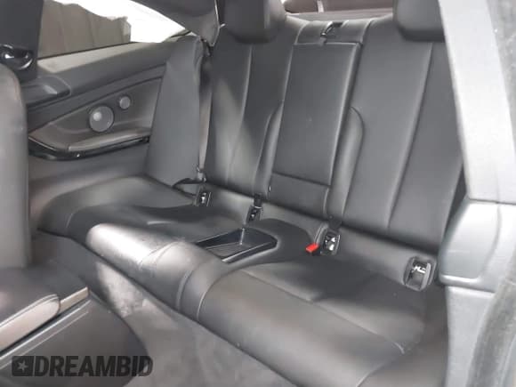 ✅ 2017 BMW M4 • VIN: WBS3R9C5XHK709445 • Lot: 39303430. Wystawiony na IAAI z przebiegiem 59 095 mil. Bezpłatny archiwum sprzedaży aukcyjnych z USA i szczegółowy raport historii pojazdu na DreamBid. Zdjęcie 8.