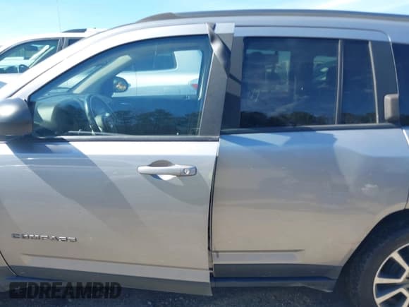 ✅ 2017 Jeep Compass Sport • VIN: 1C4NJCBA2HD166390 • Лот: 41597341. Опубликован ранее на IAAI с пробегом 178 401 миль. Бесплатный доступ к архиву аукционных продаж из США и подробный отчёт об истории автомобиля на DreamBid. Изображение 14.