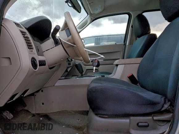 ✅ 2011 Ford Escape XLT • VIN: 1FMCU9D71BKB67175 • Lot: 95013655. Listed on Copart with 195,188 mi. Free auction sales archive from the USA and detailed vehicle history report at DreamBid. Image 7.