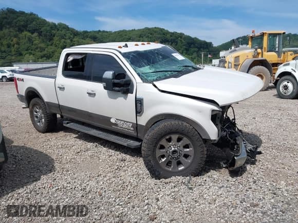✅ 2019 Ford F-250 XL • VIN: 1FT7W2B66KED62074 • Lot: 43092018. Listed on IAAI with 103,280 mi. Free auction sales archive from the USA and detailed vehicle history report at DreamBid. Image 1.