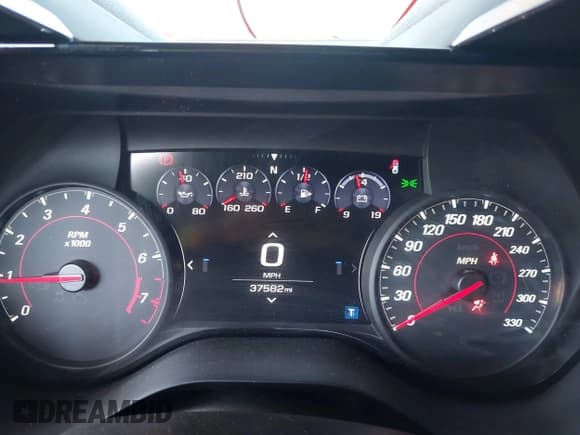 ✅ 2019 Chevrolet Camaro 2SS • VIN: 1G1FG1R72K0117201 • Lot: 43155749. Listed on IAAI with 37,582 mi. Free auction sales archive from the USA and detailed vehicle history report at DreamBid. Image 7.