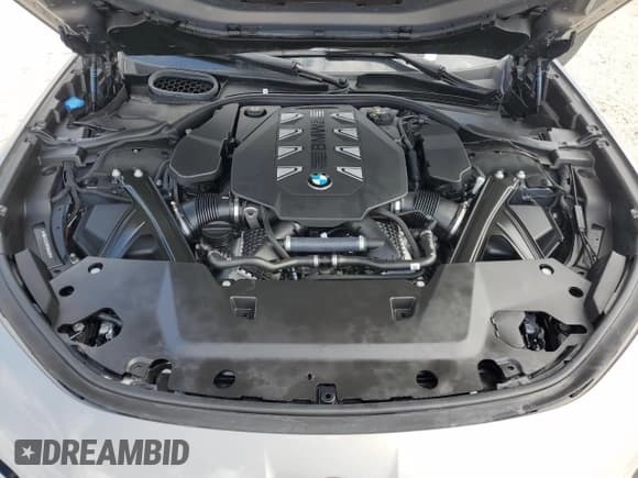 ✅ 2023 BMW 7 Series 760i xDrive • VIN: WBA33EJ08PCN66400 • Lot: 44705455. Wystawiony na Copart z przebiegiem Nie podano. Bezpłatny archiwum sprzedaży aukcyjnych z USA i szczegółowy raport historii pojazdu na DreamBid. Zdjęcie 12.