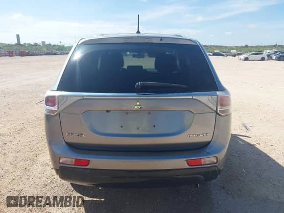 2014 Mitsubishi Outlander SE с VIN JA4AD3A3XEZ019235, выставлен на аукционе IAAI как лот 42559672 с пробегом 176 622 миль миль и . История ставок и продаж доступна на DreamBid. Изображение 16.