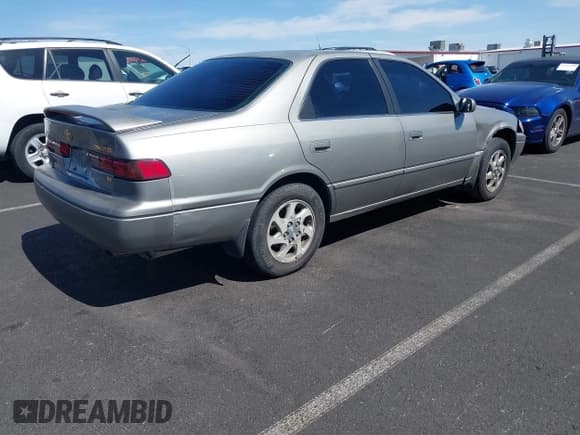 ✅ 1999 Toyota Camry LE • VIN: JT2BF28K8X0194806 • Lot: 42486425. Wystawiony na IAAI z przebiegiem 168 131 mil. Bezpłatny archiwum sprzedaży aukcyjnych z USA i szczegółowy raport historii pojazdu na DreamBid. Zdjęcie 4.