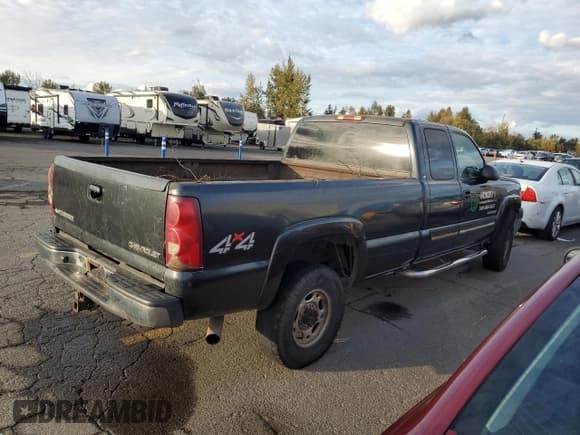 ✅ 2003 Chevrolet Silverado 2500HD LS • VIN: 1GCHK29U03E249694 • Lot: 87290335. Wystawiony na Copart z przebiegiem Nie podano. Bezpłatny archiwum sprzedaży aukcyjnych z USA i szczegółowy raport historii pojazdu na DreamBid. Zdjęcie 3.