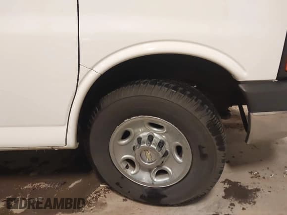 ✅ 2014 Chevrolet Express Cargo • VIN: 1GCWGFCGXE1145405 • Lot: 41331839. Listed on IAAI with 204,793 mi. Free auction sales archive from the USA and detailed vehicle history report at DreamBid. Image 14.