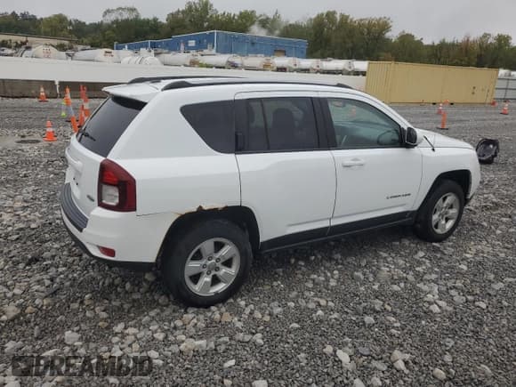 ✅ 2017 Jeep Compass Latitude • VIN: 1C4NJCEA7HD207088 • Lot: 82153285. Listed on Copart with 141,091 mi. Free auction sales archive from the USA and detailed vehicle history report at DreamBid. Image 3.