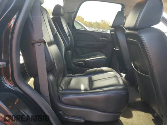 2007 Chevrolet Tahoe LTZ с VIN 1GNFK13087J325870, выставлен на аукционе Copart как лот 89834365 с пробегом 210 639 миль миль и Списание • Salvage title. История ставок и продаж доступна на DreamBid. Изображение 11.