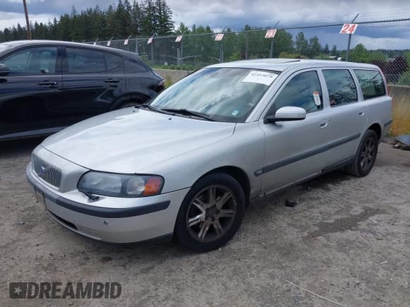 ✅ 2004 Volvo V70 • VIN: YV1SW61T542449682 • Лот: 42312079. Опубликован ранее на IAAI с пробегом Не указан. Бесплатный доступ к архиву аукционных продаж из США и подробный отчёт об истории автомобиля на DreamBid. Изображение 2.