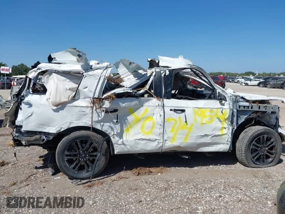 ✅ 2023 Ford Expedition XLT • VIN: 1FMJU1H87PEA66658 • Lot: 42862093. Listed on IAAI with 664 mi. Free auction sales archive from the USA and detailed vehicle history report at DreamBid. Image 12.