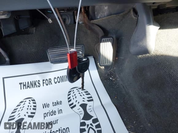 ✅ 2005 GMC Sierra 1500 SLE • VIN: 2GTEC13T651266384 • Лот: 43579635. Опубликован ранее на IAAI с пробегом 193 604 миль. Бесплатный доступ к архиву аукционных продаж из США и подробный отчёт об истории автомобиля на DreamBid. Изображение 11.