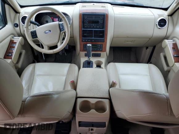 ✅ 2006 Ford Explorer Eddie Bauer • VIN: 1FMEU64E16UA56299 • Лот: 84261595. Опубликован ранее на Copart с пробегом 186 405 миль. Бесплатный доступ к архиву аукционных продаж из США и подробный отчёт об истории автомобиля на DreamBid. Изображение 8.