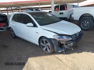 ✅ 2018 Volkswagen Golf GTI S • VIN: 3VW547AU7JM256121 • Lot: 42475397. Wystawiony na IAAI z przebiegiem Nie podano. Bezpłatny archiwum sprzedaży aukcyjnych z USA i szczegółowy raport historii pojazdu na DreamBid. Zdjęcie 1.