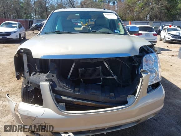 ✅ 2012 GMC Yukon XL SLT • VIN: 1GKS1KE01CR104625 • Lot: 41591681. Listed on IAAI with 170,469 mi. Free auction sales archive from the USA and detailed vehicle history report at DreamBid. Image 13.