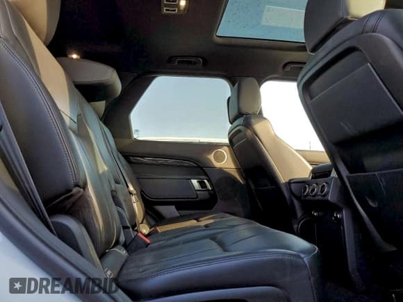 ✅ 2017 Land Rover Discovery HSE • VIN: SALRRBBV3HA036796 • Lot: 97171225. Wystawiony na Copart z przebiegiem 73 363 mil. Bezpłatny archiwum sprzedaży aukcyjnych z USA i szczegółowy raport historii pojazdu na DreamBid. Zdjęcie 11.