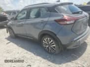✅ 2023 Nissan Kicks SR • VIN: 3N1CP5DV0PL549578 • Лот: 61567645. Опубликован ранее на Copart с пробегом 98 367 миль. Бесплатный доступ к архиву аукционных продаж из США и подробный отчёт об истории автомобиля на DreamBid. Изображение 2.