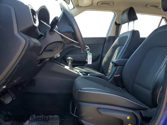 2023 Hyundai Venue SEL с VIN KMHRC8A32PU262588, выставлен на аукционе Copart как лот 64479324 с пробегом 6 572 миль миль и Списание • Salvage title. История ставок и продаж доступна на DreamBid. Изображение 7.