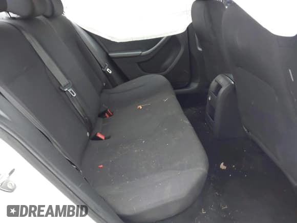 ✅ 2015 Volkswagen Jetta SE • VIN: 3VWD17AJ3FM298805 • Lot: 43700047. Wystawiony na IAAI z przebiegiem 131 342 mil. Bezpłatny archiwum sprzedaży aukcyjnych z USA i szczegółowy raport historii pojazdu na DreamBid. Zdjęcie 8.