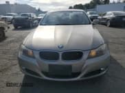 ✅ 2009 BMW 3 Series 328i • VIN: WBAPH53559A435872 • Lot: 91357385. Wystawiony na Copart z przebiegiem 126 482 mil. Bezpłatny archiwum sprzedaży aukcyjnych z USA i szczegółowy raport historii pojazdu na DreamBid. Zdjęcie 5.