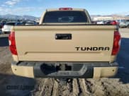 ✅ 2017 Toyota Tundra SR5 • VIN: 5TFDW5F13HX670335 • Лот: 86855575. Опубликован ранее на Copart с пробегом 94 703 миль. Бесплатный доступ к архиву аукционных продаж из США и подробный отчёт об истории автомобиля на DreamBid. Изображение 6.