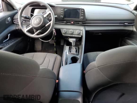 2025 Hyundai Elantra SE с VIN KMHLL4DGXSU907798, выставлен на аукционе Copart как лот 81118145 с пробегом 9 821 миль миль и Списание • Salvage title. История ставок и продаж доступна на DreamBid. Изображение 8.