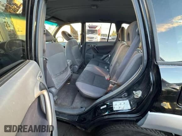 ✅ 2001 Toyota RAV4 • VIN: JTEHH20V010075765 • Лот: 84065375. Опубликован ранее на Copart с пробегом 118 931 миль. Бесплатный доступ к архиву аукционных продаж из США и подробный отчёт об истории автомобиля на DreamBid. Изображение 6.