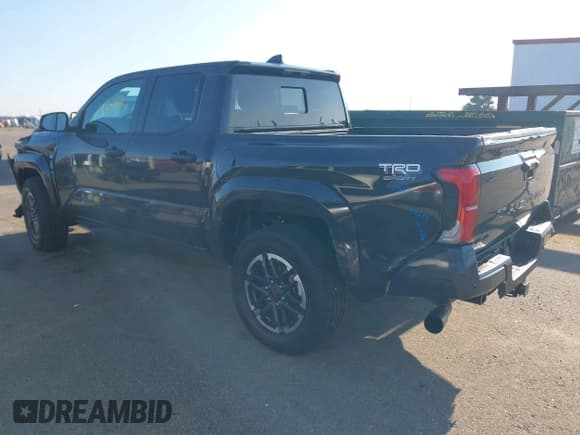 ✅ 2025 Toyota Tacoma SR • VIN: 3TMLB5JNXSM103411 • Лот: 42963505. Опубликован ранее на IAAI с пробегом 9 330 миль. Бесплатный доступ к архиву аукционных продаж из США и подробный отчёт об истории автомобиля на DreamBid. Изображение 3.