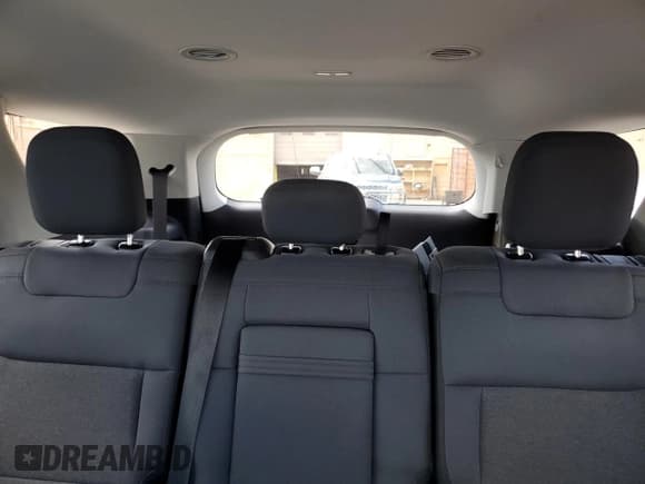 ✅ 2025 Ford Explorer Active • VIN: 1FMUK7DH0SGA37317 • Lot: 70623985. Listed on Copart with 2,662 mi. Free auction sales archive from the USA and detailed vehicle history report at DreamBid. Image 10.