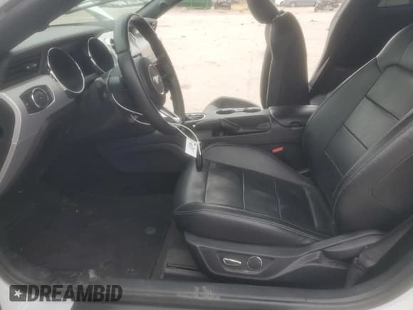 ✅ 2017 Ford Mustang GT • VIN: 1FA6P8CF7H5323356 • Lot: 85563675. Wystawiony na Copart z przebiegiem 89 644 mil. Bezpłatny archiwum sprzedaży aukcyjnych z USA i szczegółowy raport historii pojazdu na DreamBid. Zdjęcie 7.