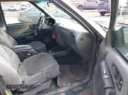 ✅ 2002 Chevrolet S-10 LS • VIN: 1GCDT13W22K200819 • Лот: 41480382. Опубликован ранее на IAAI с пробегом 161 191 миль. Бесплатный доступ к архиву аукционных продаж из США и подробный отчёт об истории автомобиля на DreamBid. Изображение 5.