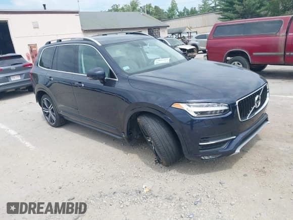 ✅ 2016 Volvo XC90 T6 Momentum • VIN: YV4A22PK1G1044690 • Lot: 42771863. Wystawiony na IAAI z przebiegiem 122 287 mil. Bezpłatny archiwum sprzedaży aukcyjnych z USA i szczegółowy raport historii pojazdu na DreamBid. Zdjęcie 1.