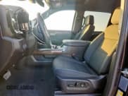 ✅ 2024 Chevrolet Silverado 2500HD LT • VIN: 1GC4YNEY5RF290462 • Lot: 93521675. Wystawiony na Copart z przebiegiem 27 949 mil. Bezpłatny archiwum sprzedaży aukcyjnych z USA i szczegółowy raport historii pojazdu na DreamBid. Zdjęcie 7.