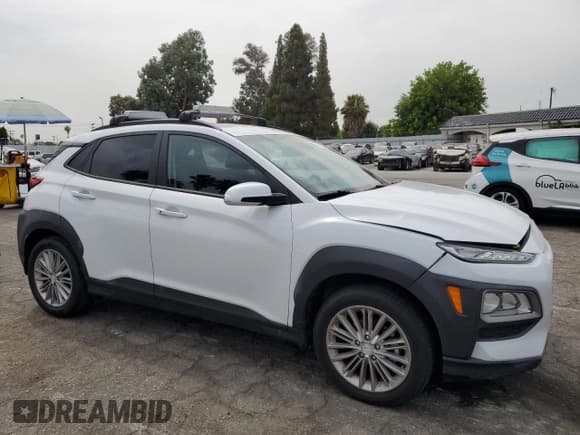 ✅ 2020 Hyundai Kona SEL • VIN: KM8K22AA9LU557763 • Лот: 62048093. Опубликован ранее на Copart с пробегом 18 483 миль. Бесплатный доступ к архиву аукционных продаж из США и подробный отчёт об истории автомобиля на DreamBid. Изображение 4.
