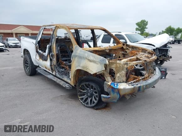 ✅ 2020 Chevrolet Silverado 1500 LT • VIN: 3GCUYDED4LG169905 • Lot: 42394223. Listed on IAAI with Not provided. Free auction sales archive from the USA and detailed vehicle history report at DreamBid. Image 1.