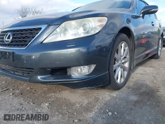 ✅ 2011 Lexus LS 460 • VIN: JTHCL5EF8B5012027 • Lot: 43864785. Wystawiony na IAAI z przebiegiem 175 799 mil. Bezpłatny archiwum sprzedaży aukcyjnych z USA i szczegółowy raport historii pojazdu na DreamBid. Zdjęcie 17.