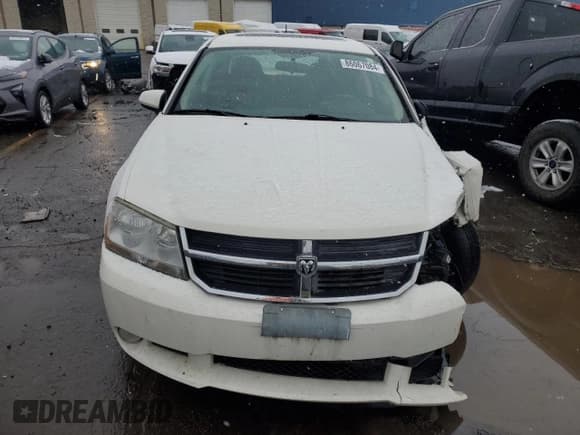 ✅ 2010 Dodge Avenger R/T • VIN: 1B3CC5FBXAN111106 • Lot: 86067084. Wystawiony na Copart z przebiegiem 82 551 mil. Bezpłatny archiwum sprzedaży aukcyjnych z USA i szczegółowy raport historii pojazdu na DreamBid. Zdjęcie 5.
