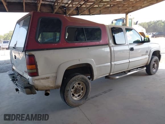 ✅ 2003 GMC Sierra 2500HD SLT • VIN: 1GTHK29UX3E373066 • Lot: 42588010. Wystawiony na IAAI z przebiegiem 326 667 mil. Bezpłatny archiwum sprzedaży aukcyjnych z USA i szczegółowy raport historii pojazdu na DreamBid. Zdjęcie 4.