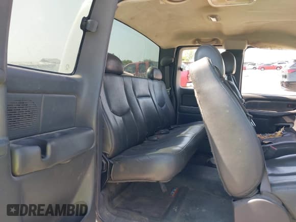 ✅ 2003 Chevrolet Silverado 2500HD LS • VIN: 1GCHC29U93Z155304 • Лот: 43158969. Опубликован ранее на IAAI с пробегом Не указан. Бесплатный доступ к архиву аукционных продаж из США и подробный отчёт об истории автомобиля на DreamBid. Изображение 8.