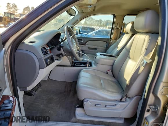 ✅ 2013 Chevrolet Suburban LT • VIN: 1GNSCJE0XDR242026 • Lot: 89857545. Listed on Copart with 183,671 mi. Free auction sales archive from the USA and detailed vehicle history report at DreamBid. Image 7.