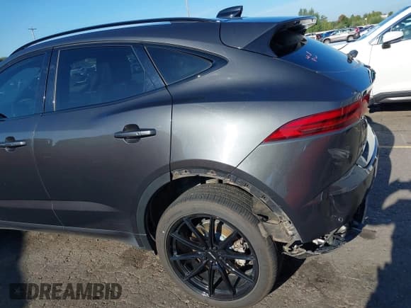 ✅ 2021 Jaguar E-Pace 300 Sport • VIN: SADF12GX6M1027570 • Lot: 43030267. Wystawiony na IAAI z przebiegiem 58 911 mil. Bezpłatny archiwum sprzedaży aukcyjnych z USA i szczegółowy raport historii pojazdu na DreamBid. Zdjęcie 17.