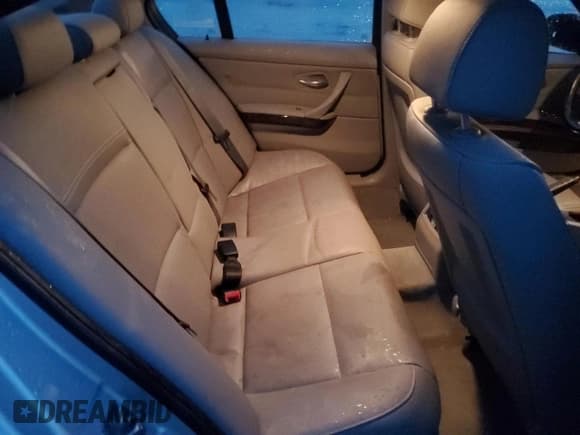 ✅ 2011 BMW 3 Series 328i • VIN: WBAPH5G59BNM75316 • Lot: 93715345. Wystawiony na Copart z przebiegiem 94 510 mil. Bezpłatny archiwum sprzedaży aukcyjnych z USA i szczegółowy raport historii pojazdu na DreamBid. Zdjęcie 10.