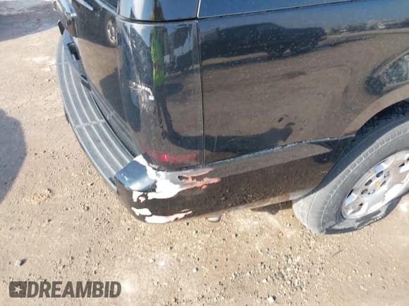 ✅ 2010 Chevrolet Suburban LT • VIN: 1GNUKJE30AR225673 • Lot: 43331437. Listed on IAAI with 247,098 mi. Free auction sales archive from the USA and detailed vehicle history report at DreamBid. Image 6.