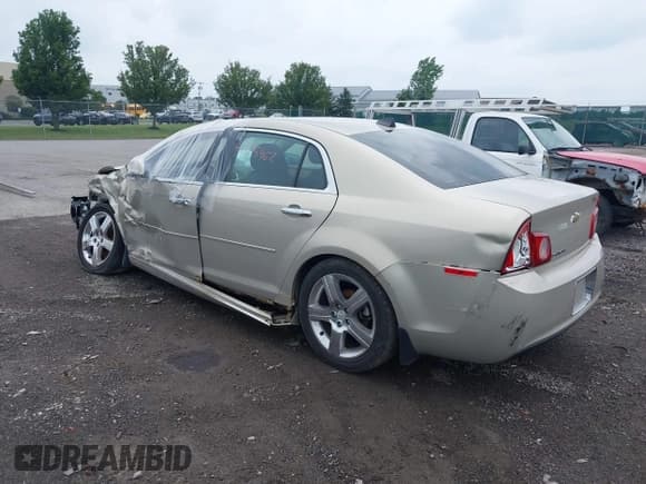 ✅ 2012 Chevrolet Malibu 1LT • VIN: 1G1ZC5E08CF200252 • Lot: 43232998. Wystawiony na IAAI z przebiegiem 176 559 mil. Bezpłatny archiwum sprzedaży aukcyjnych z USA i szczegółowy raport historii pojazdu na DreamBid. Zdjęcie 3.