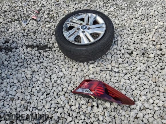 ✅ 2020 Hyundai Elantra SEL • VIN: 5NPD84LFXLH606463 • Lot: 85328905. Listed on Copart with 63,520 mi. Free auction sales archive from the USA and detailed vehicle history report at DreamBid. Image 12.