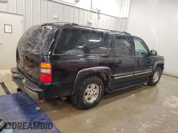 ✅ 2000 Chevrolet Suburban LS • VIN: 3GNFK16T1YG134140 • Lot: 86162725. Listed on Copart with 198,838 mi. Free auction sales archive from the USA and detailed vehicle history report at DreamBid. Image 3.