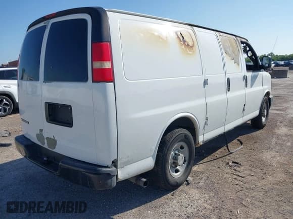 ✅ 2008 Chevrolet Express Cargo • VIN: 1GCGG25C481141863 • Лот: 42510303. Опубликован ранее на IAAI с пробегом Не указан. Бесплатный доступ к архиву аукционных продаж из США и подробный отчёт об истории автомобиля на DreamBid. Изображение 4.