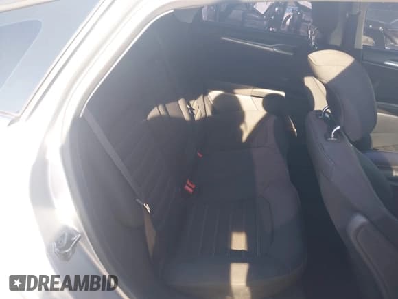 ✅ 2013 Ford Fusion SE • VIN: 3FA6P0H72DR200204 • Lot: 41212133. Wystawiony na IAAI z przebiegiem 126 830 mil. Bezpłatny archiwum sprzedaży aukcyjnych z USA i szczegółowy raport historii pojazdu na DreamBid. Zdjęcie 8.