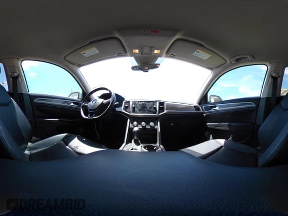 ✅ 2019 Volkswagen Atlas SE • VIN: 1V2WR2CAXKC541282 • Lot: 42522989. Wystawiony na IAAI z przebiegiem 119 422 mil. Bezpłatny archiwum sprzedaży aukcyjnych z USA i szczegółowy raport historii pojazdu na DreamBid. Zdjęcie 18.