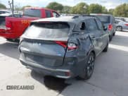 ✅ 2023 Kia Sportage X-Line • VIN: 5XYK6CAF1PG033864 • Lot: 43388537. Wystawiony na IAAI z przebiegiem 53 961 mil. Bezpłatny archiwum sprzedaży aukcyjnych z USA i szczegółowy raport historii pojazdu na DreamBid. Zdjęcie 4.